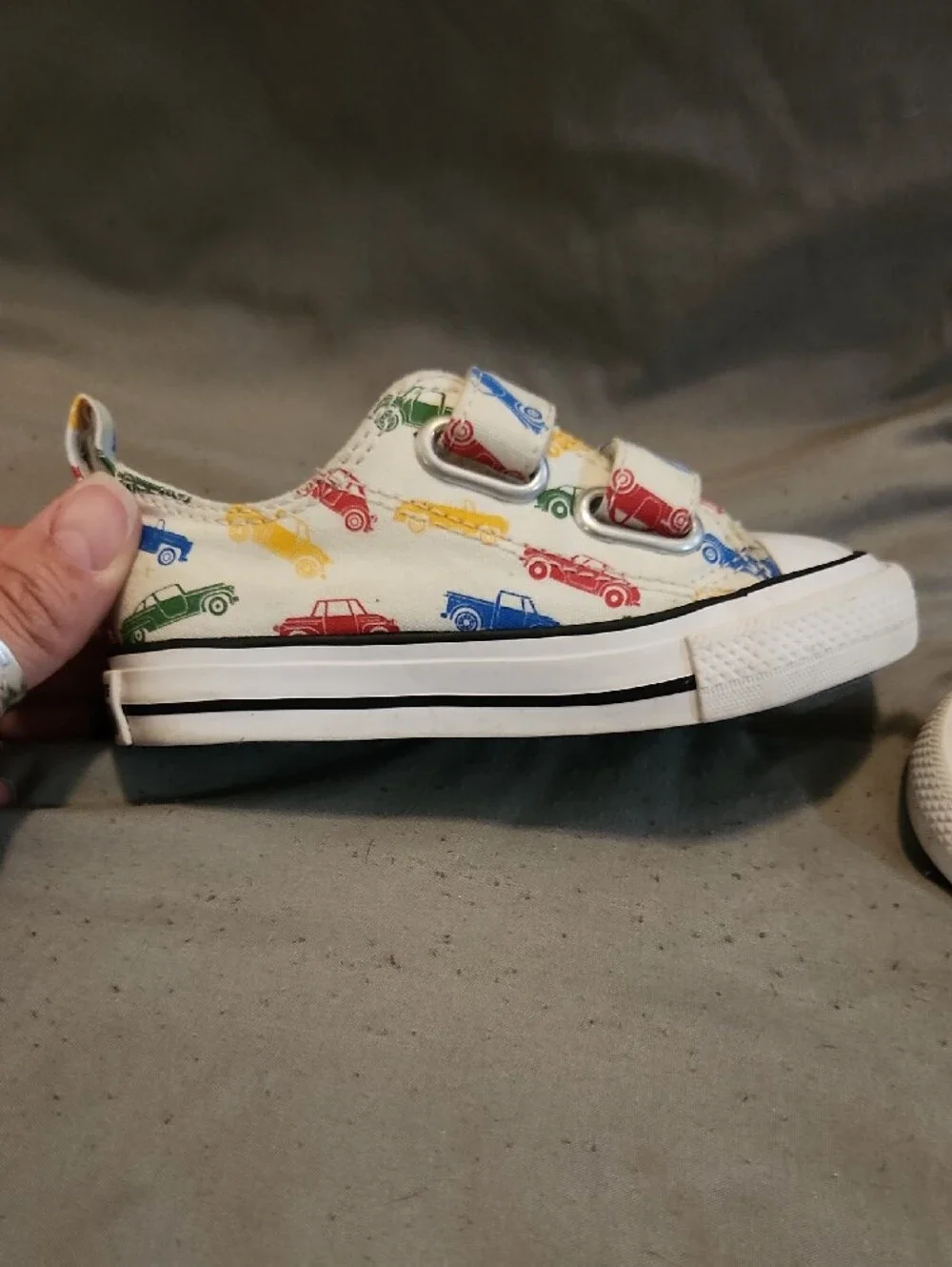 Converse playful canvas